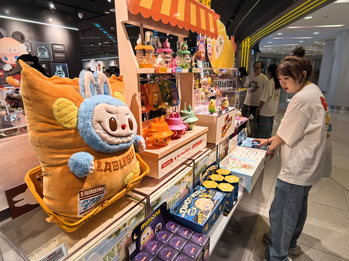 盲盒市场潜力巨大：年轻群体驱动社交传播，市场规模持续增长