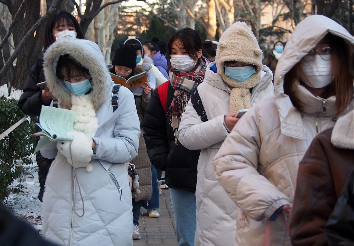 富阳学院2022年招生办电话是多少好麽