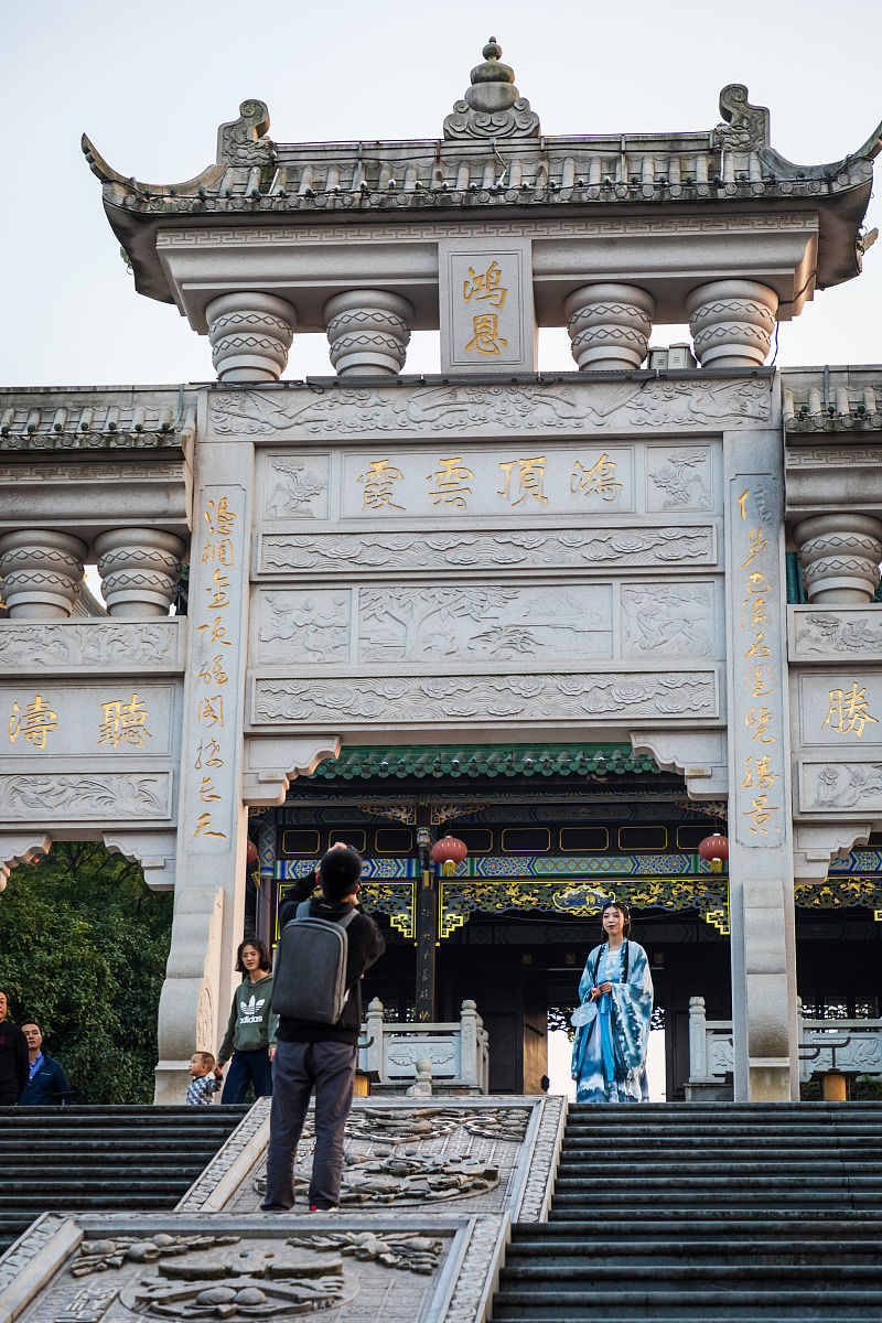 重庆旅游职业学院大数据技术与应用专业：学习内容、就业前景及发展方向