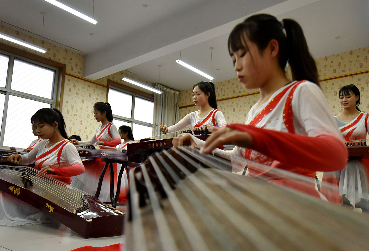 将民族音乐文化融入中职音乐教学中的重要性和必要性 （2000字左右）