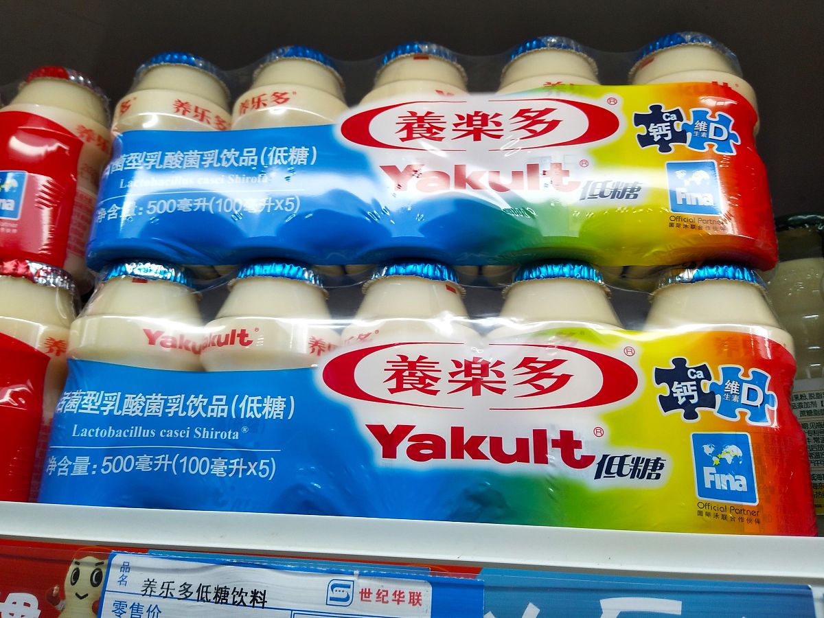 卡哇伊蓝罐和白罐区别：包装、种类和口感对比