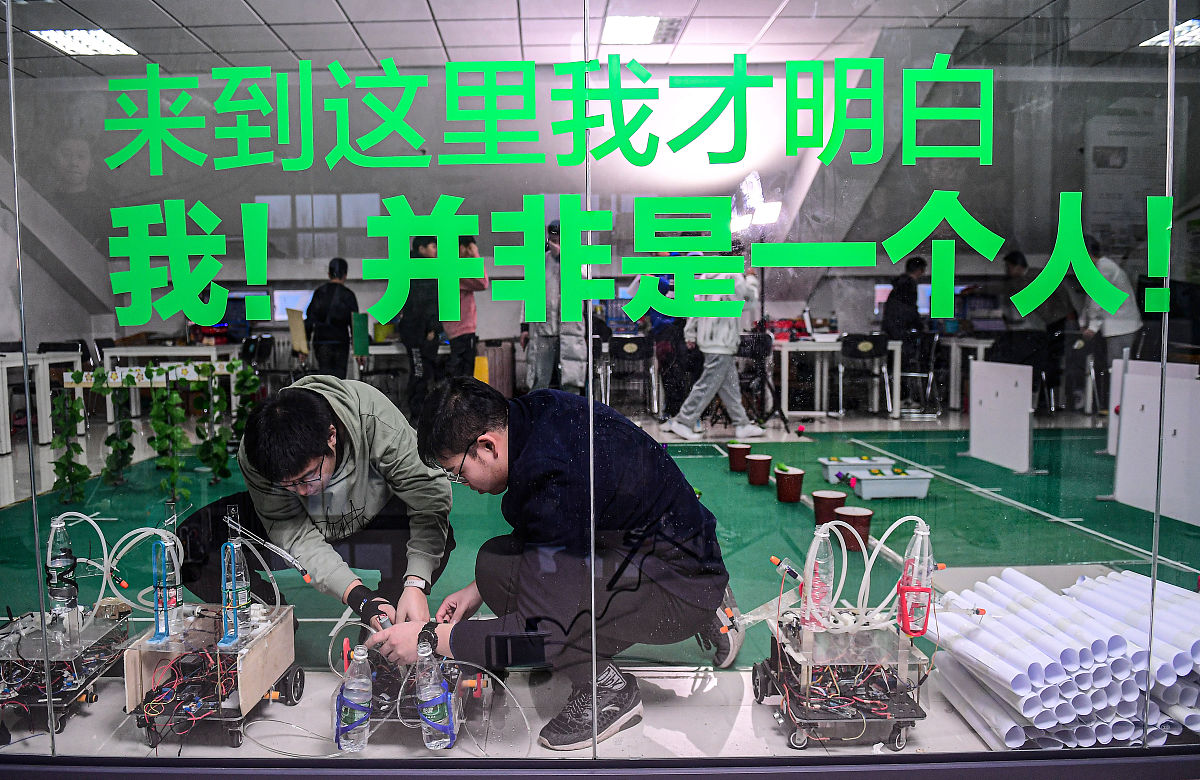 四川2022年中专学校好还是大专好呢