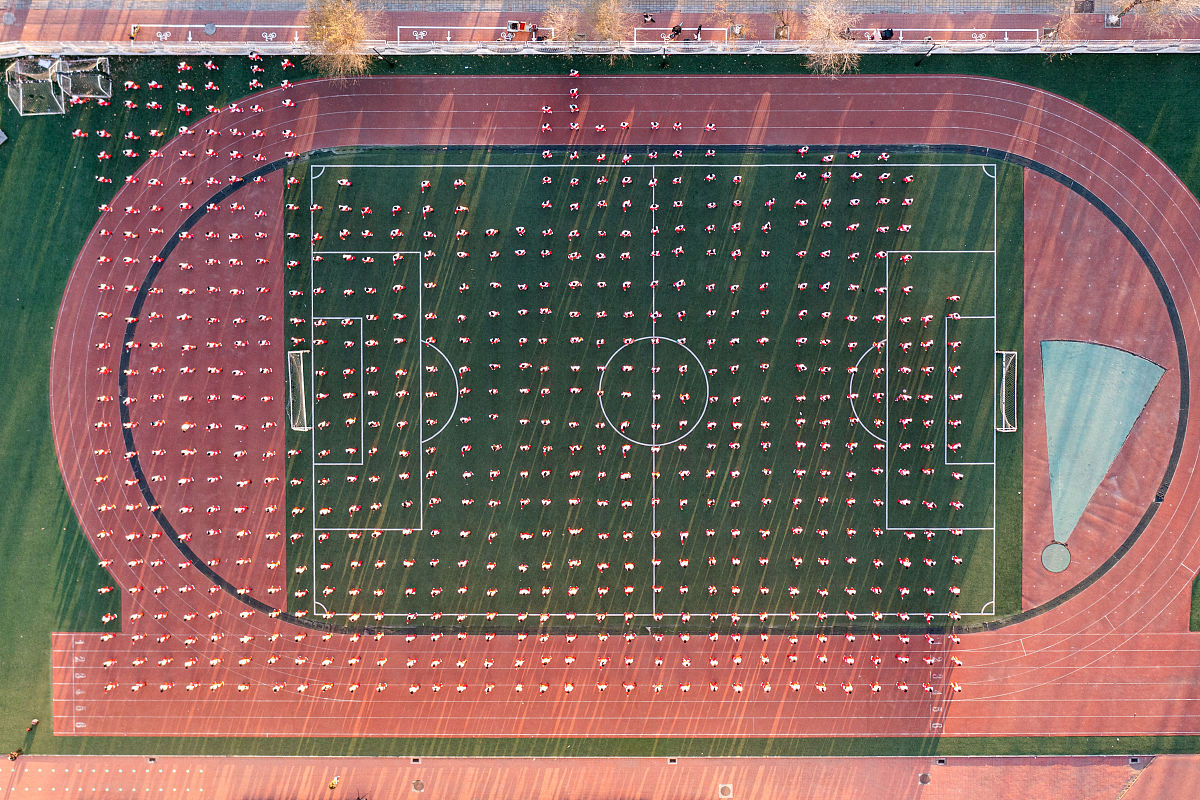 400米操场200米的起点与3000米5000米起点为什么不一样呢？