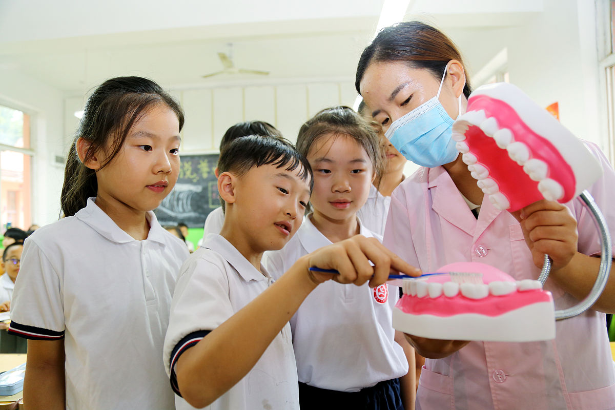 写一篇口腔医学见习总结关键词：口腔医学口腔医学学生实训感悟