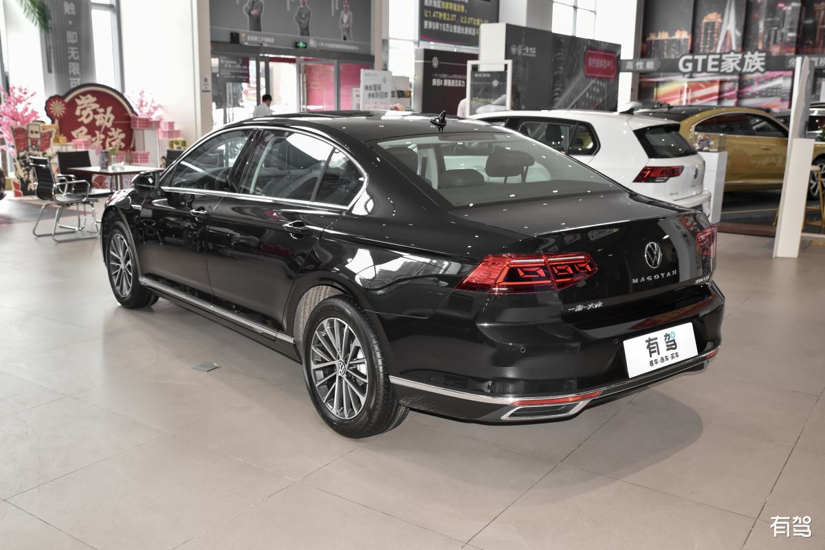 21款凯美瑞对比迈腾的优缺点