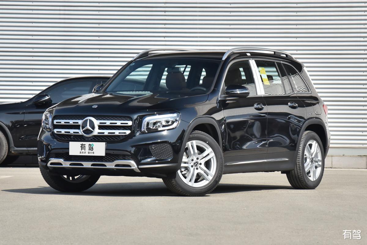 北京90的配置跟奔驰400的配置是一样的吗