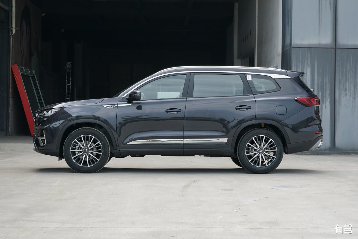 奇瑞瑞虎8和瑞虎8P区别大揭秘!外观、配置、性能全方位对比 奇瑞瑞虎8和瑞虎8P区别大揭秘!外观、配置、性能全方位对比