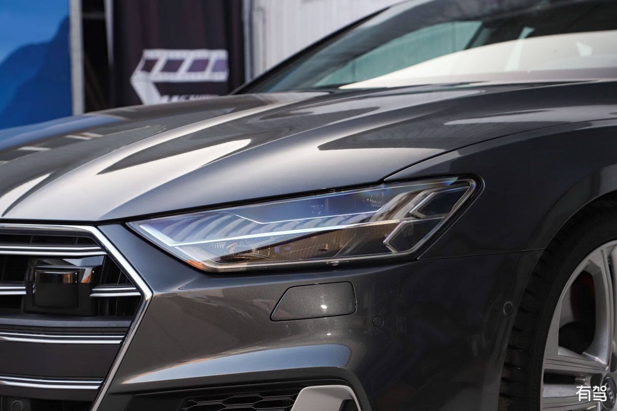 我是奥迪a4l车主 写一篇 深蓝s7 的试驾报告 字数2000字左右