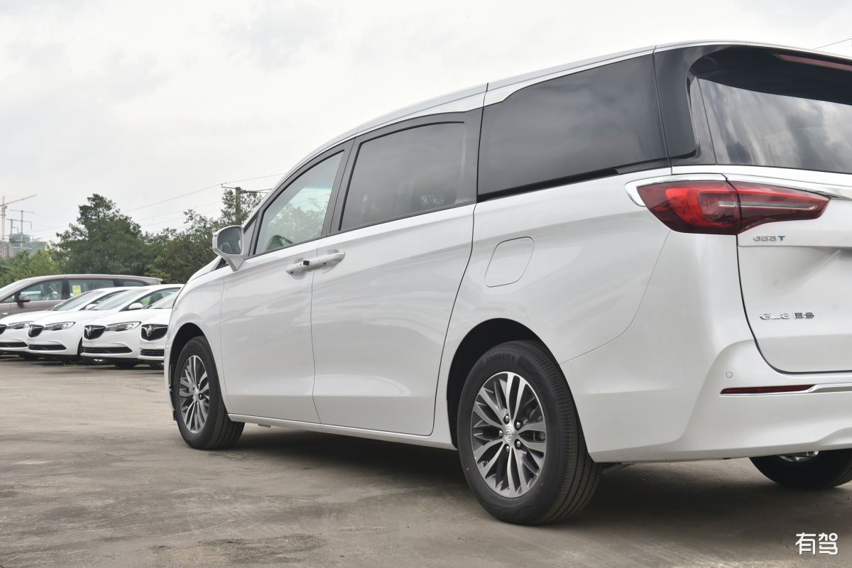 MPV:多功能家庭出行和商务接待的理想选择 MPV:多功能家庭出行和商务接待的理想选择