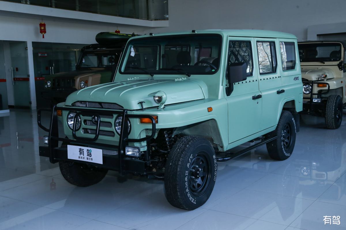 北汽制造,bj212,2020款 2.4t 方门 硬顶