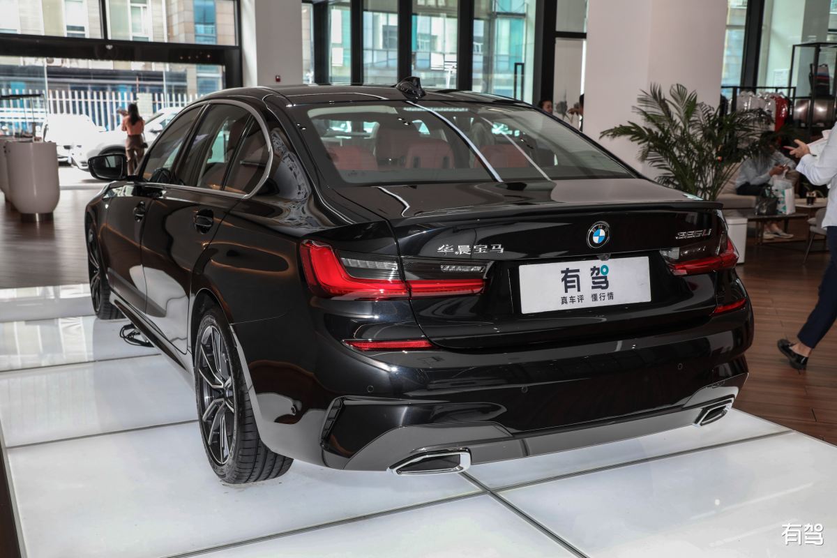 宝马325DVVT：豪华轿车，搭载DVVT技术，性能与舒适兼备