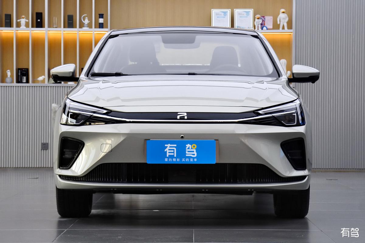 r汽车,r汽车 er6,2020款 620km 智享版