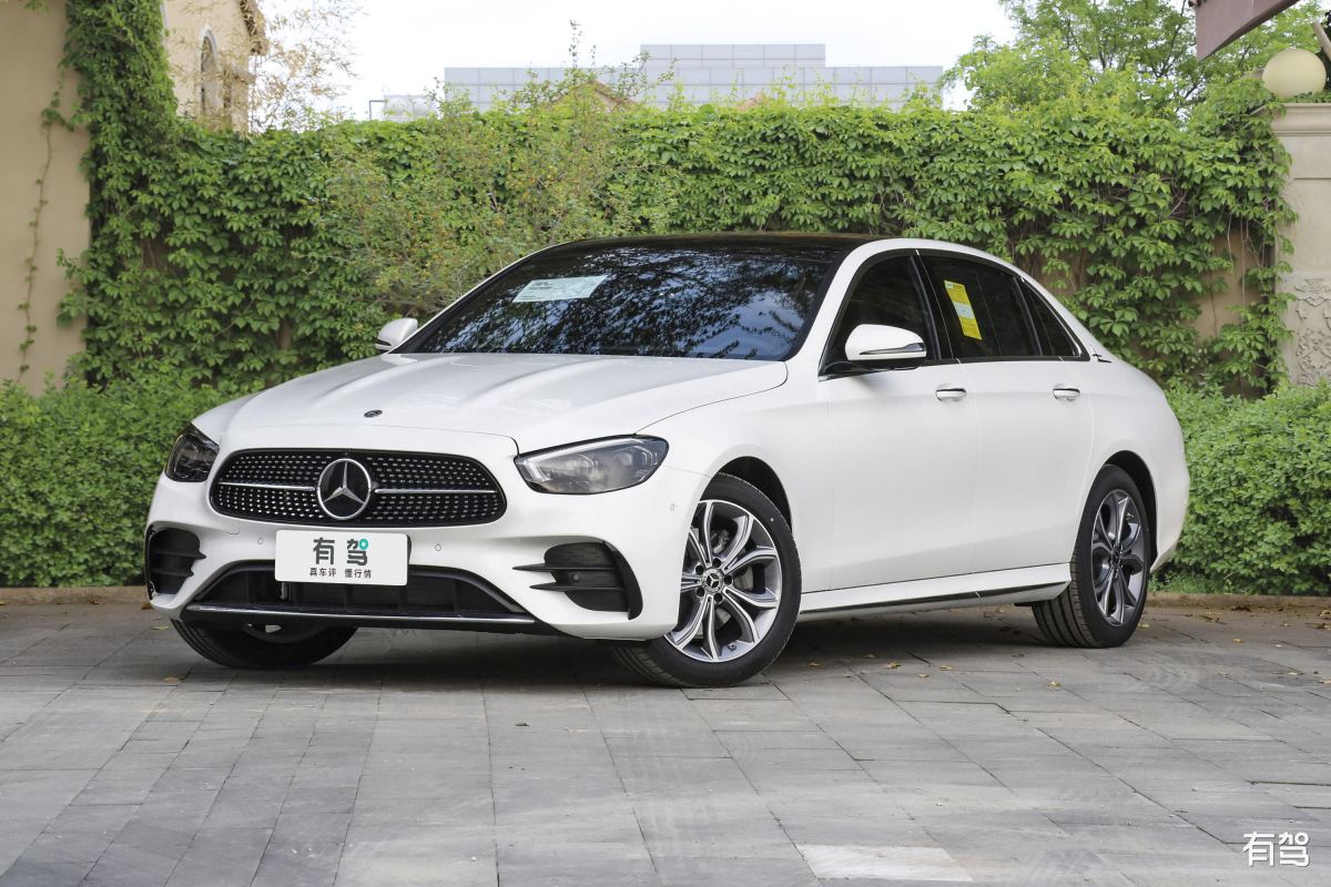 奔驰,奔驰e级,2022款 e 300 l 运动尊贵型