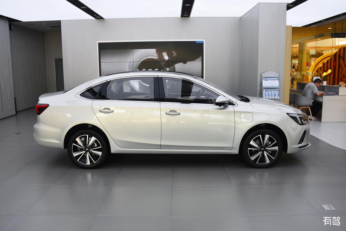 r汽车,r汽车 er6,2020款 620km 智享版