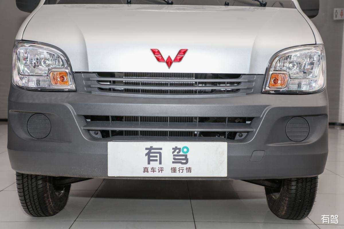 2.02μm 120W Tm:YAG 激光器：新型聚光腔结构与侧面抽运技术