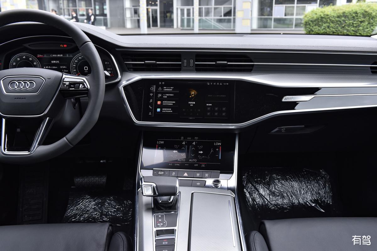 宝马5系的市场销售情况如何？包括该系列车型的销量、价格等方面的报道和评论也可包括宝马品牌的市场竞争力等方面的对比分析。