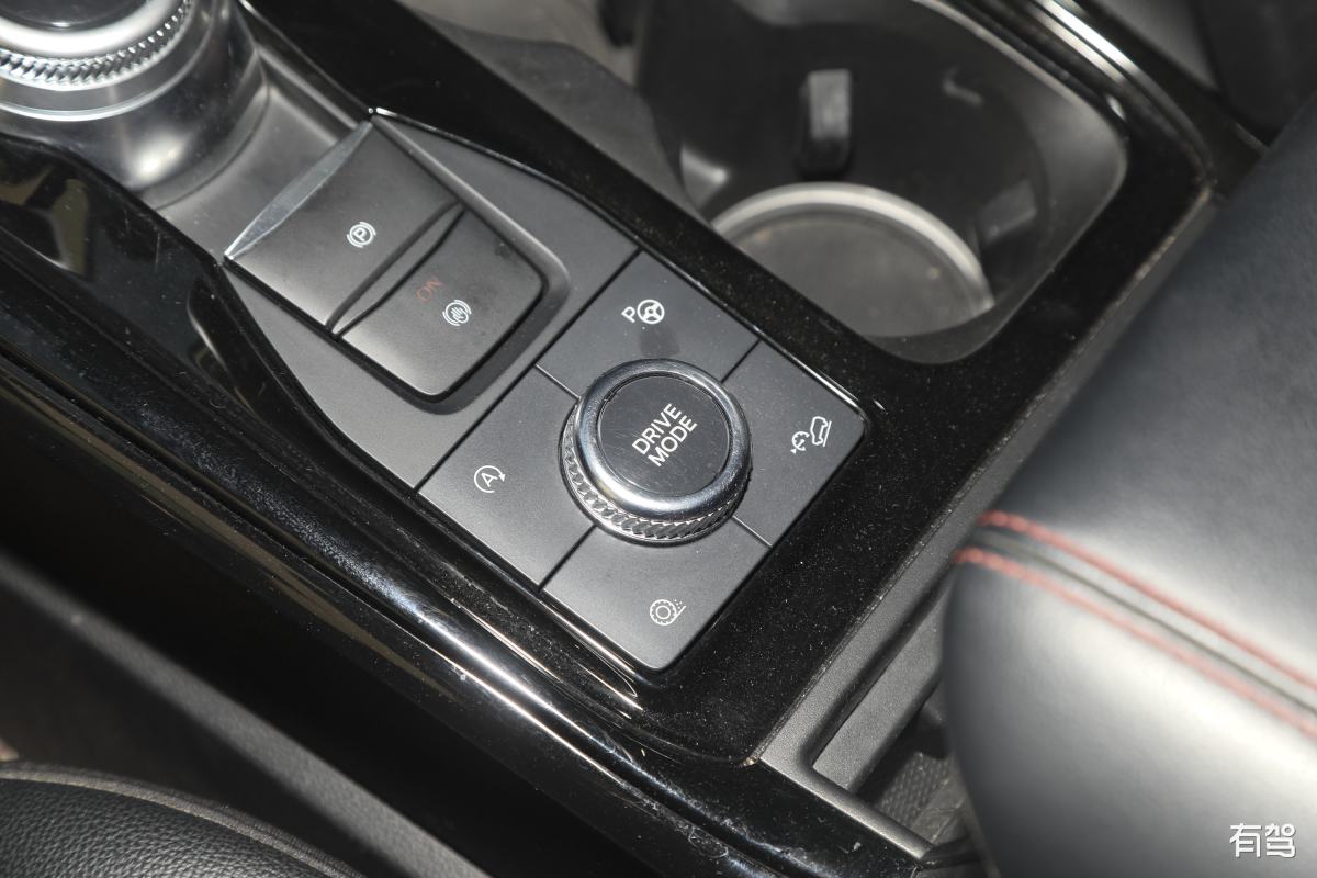 17款福特福克斯碰撞复位开关位置及使用方法