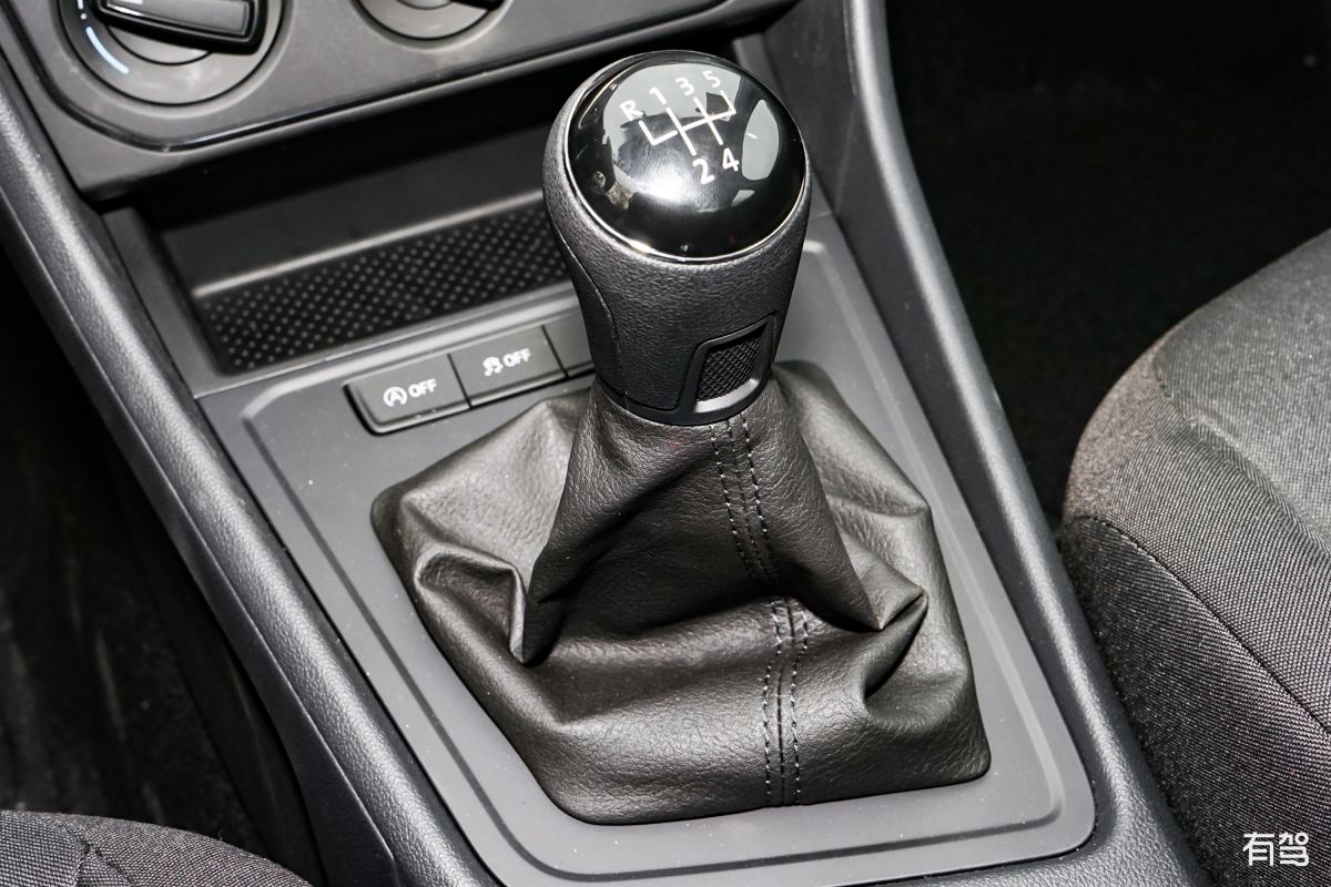 uRⅤ致雅版挂D档下坡自动升档？如何控制车速？