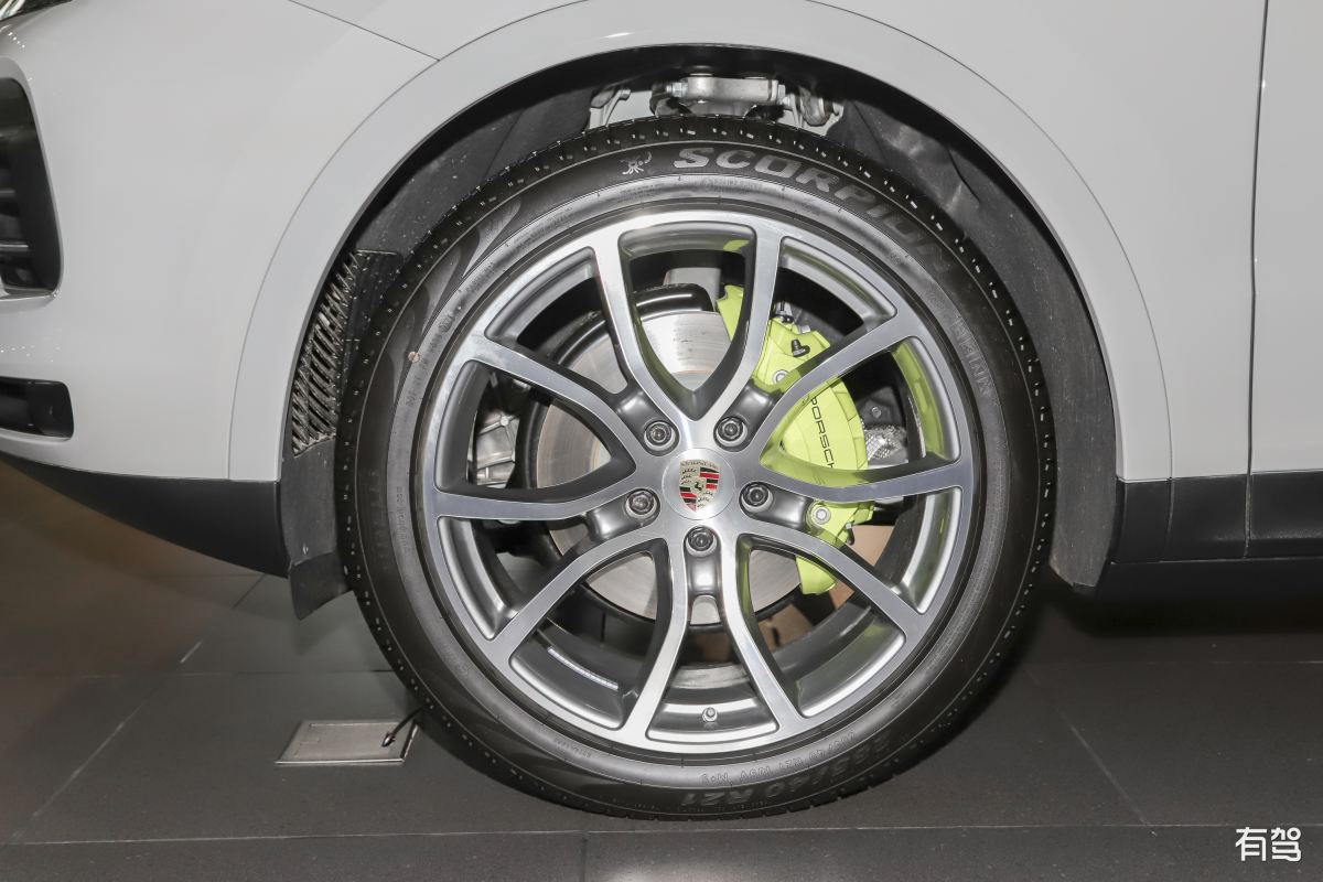 我买个改装卡钳ap9040 原车是迈腾b8上拆下的 要装到11款cc上 桥位跟和头需要更换吗