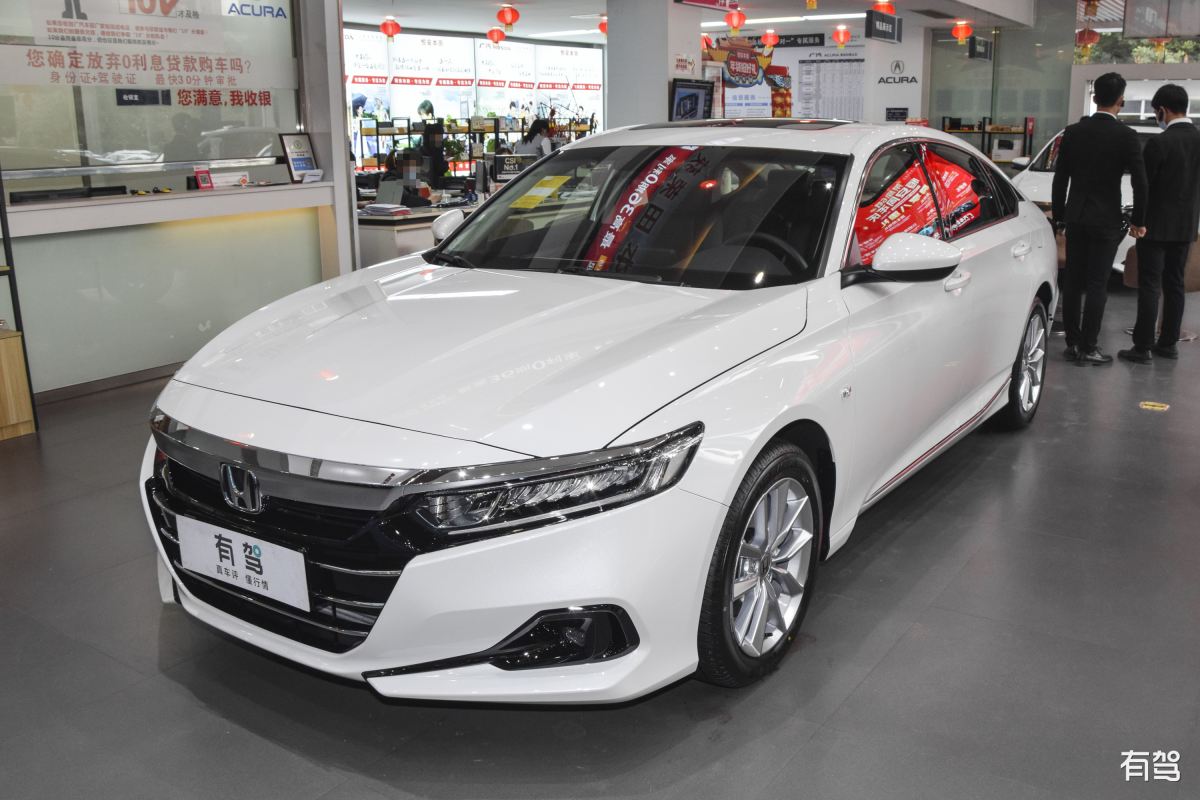 本田雅阁 vs 大众帕萨特：哪款更适合你？