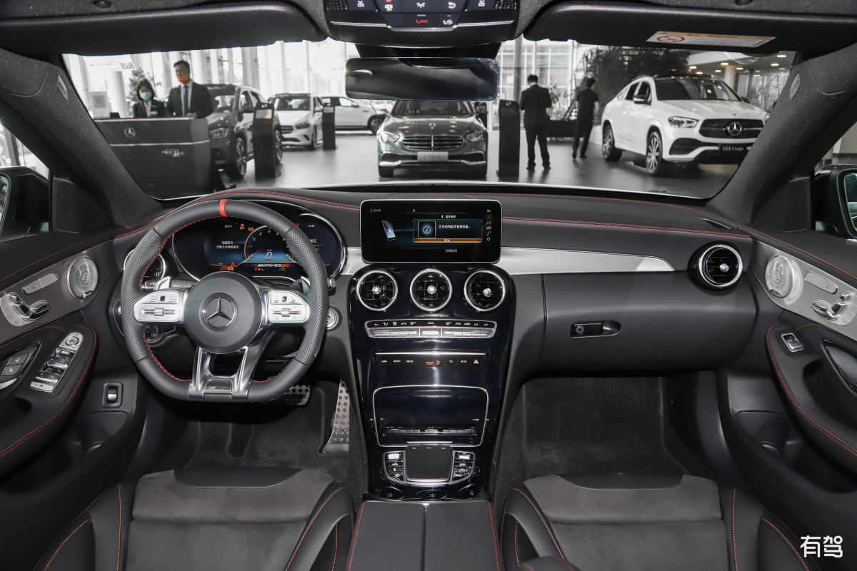 梅赛德斯奔驰GLC：豪华SUV，品质、舒适、安全兼备