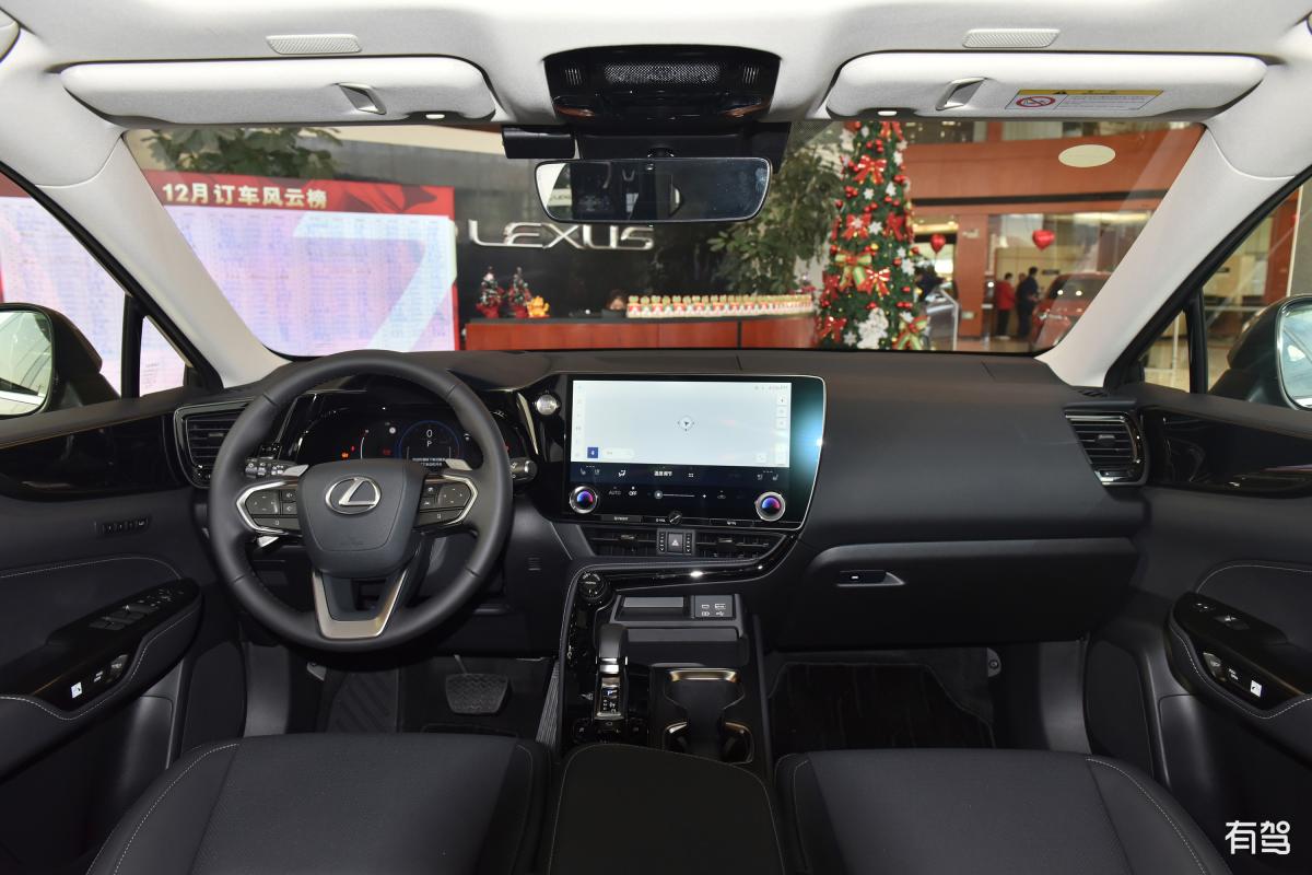 雷克萨斯ES200：豪华轿车之选？ - 深入解析