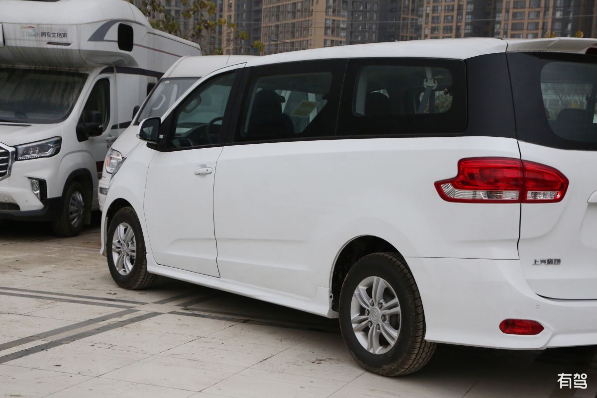 MPV：家庭与商用的多功能选择