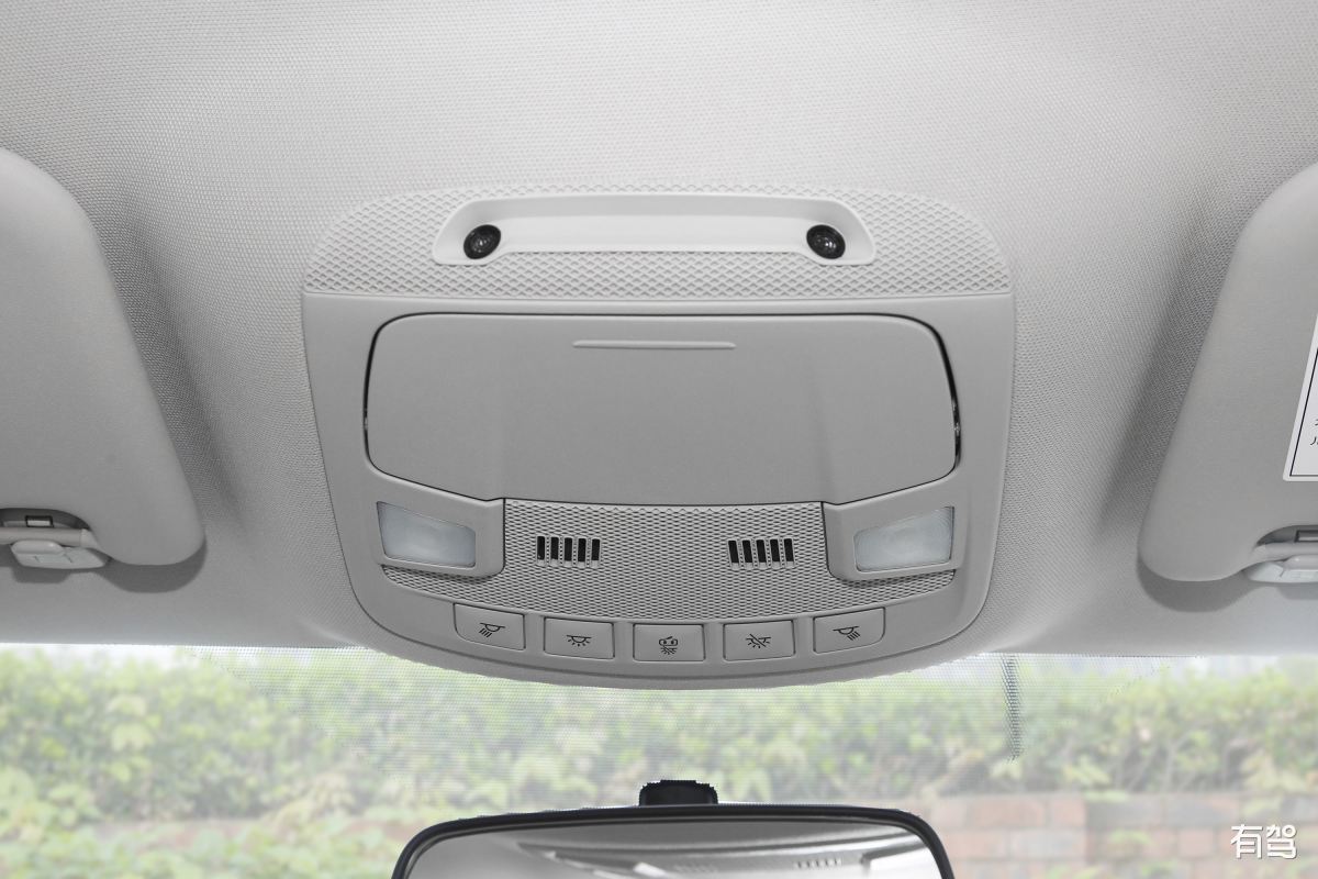 17款蒙迪欧行车记录仪内存卡位置：轻松找到，简单更换