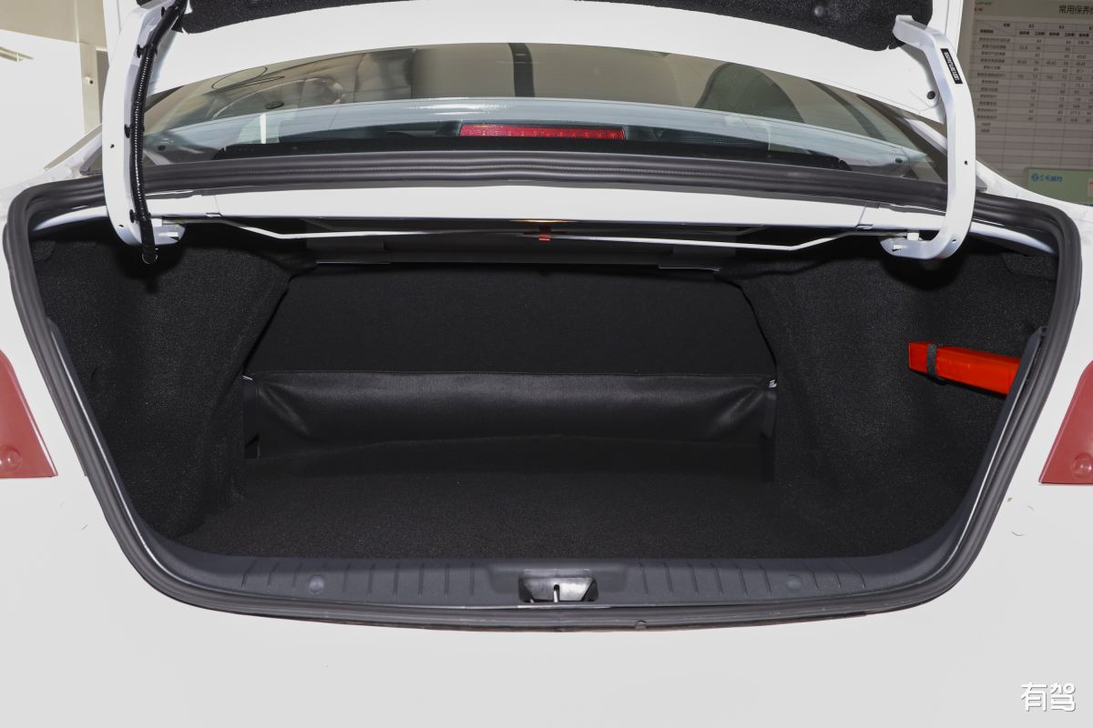 汽车后背门内板采用板材