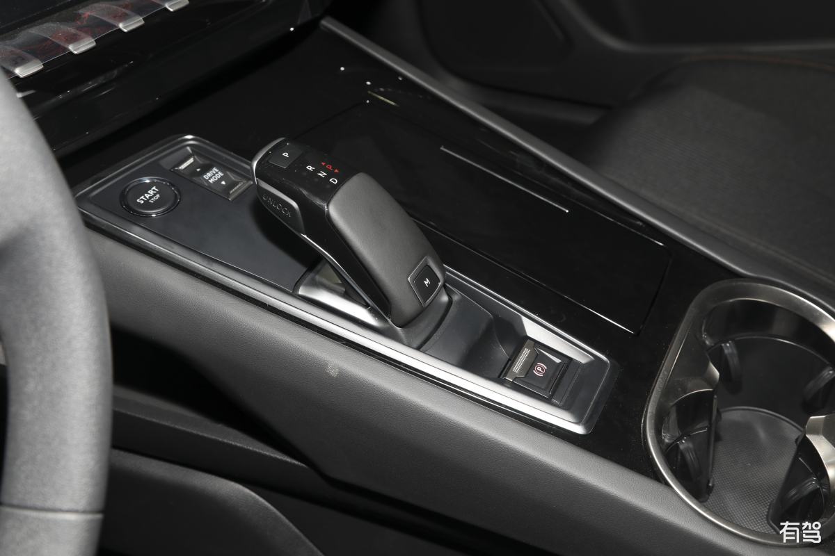 请教uRⅤ致雅版下坡驾驶挂什么挡好呢？