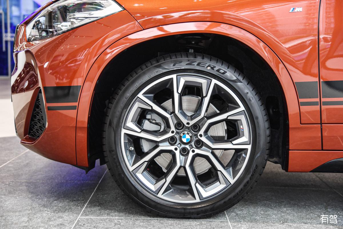 第75页 SGLT-2i可以增加中度降压作用。会给什么样的高血压患者处方SGLT-2i？如果患者只是高血压SGLT-2i现在药品说明书中批准的适应症还没有高血压的适应症临床上超说明书用药情况是怎么样的？