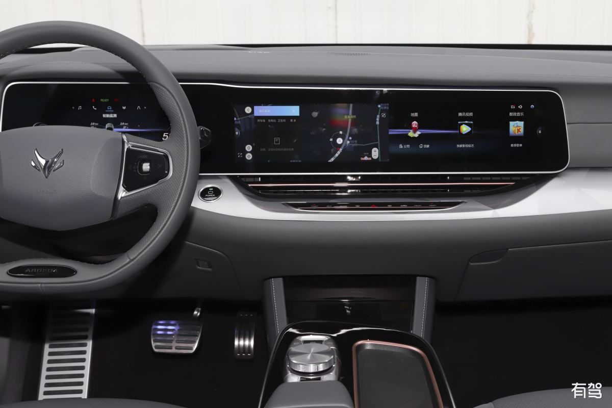 阿尔法s和阿尔法t哪个更适合女士开回答加拓展。