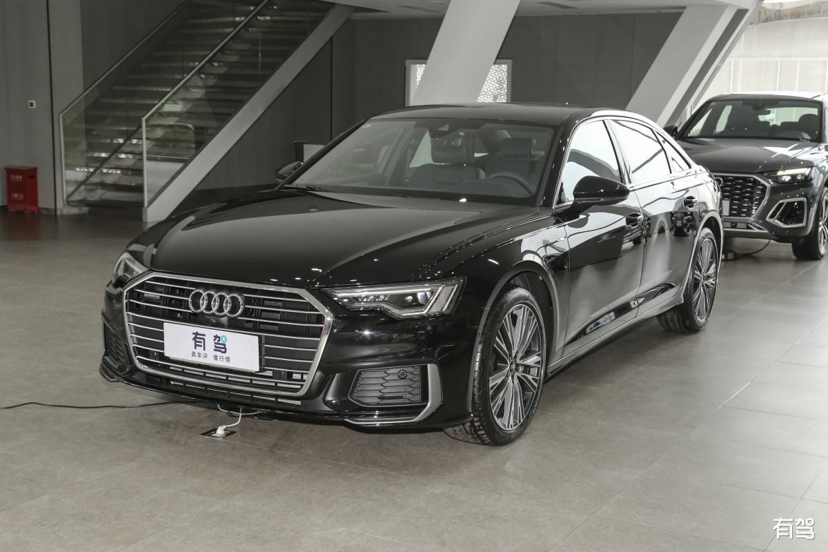 请想象你是一名25岁的男性生活于在 2023年的中国月薪8000元你计划在没 有任何人的帮助下2年内购买一辆宝马5 系或者奥迪A6L或者是奔驰E级的新车请 给出你的计划