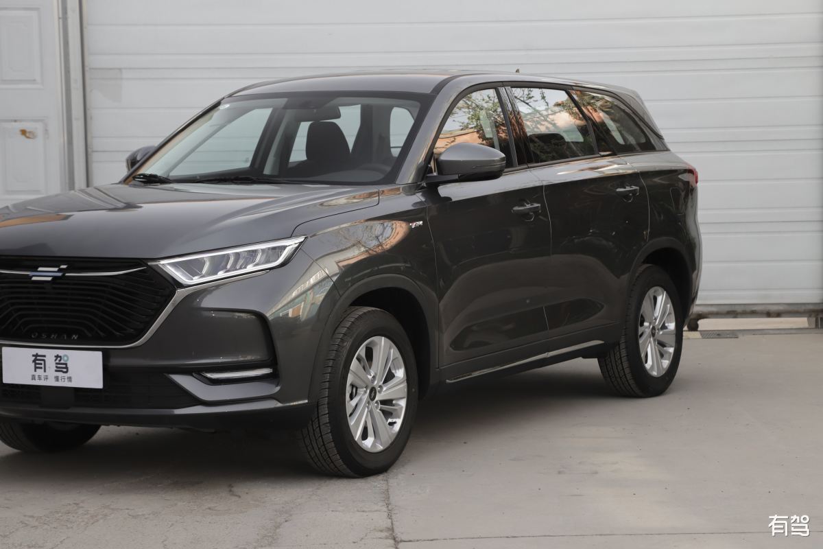 介绍一下智己LS7这款汽车800字左右