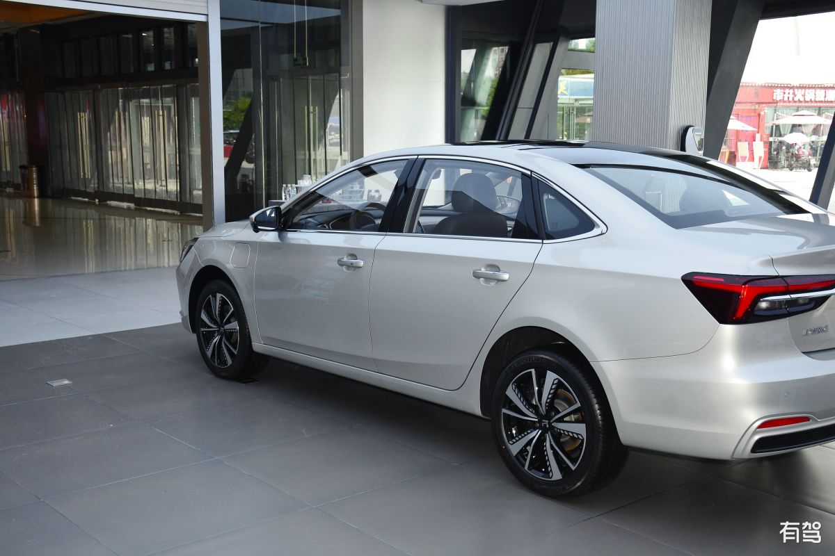 r汽车,r汽车 er6,2020款 620km 智享版