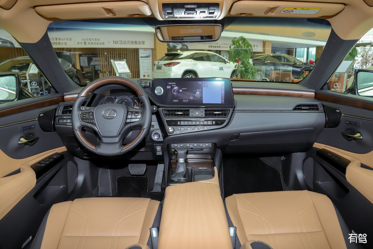 雷克萨斯ES200屏幕边缘模糊？原因及解决方法