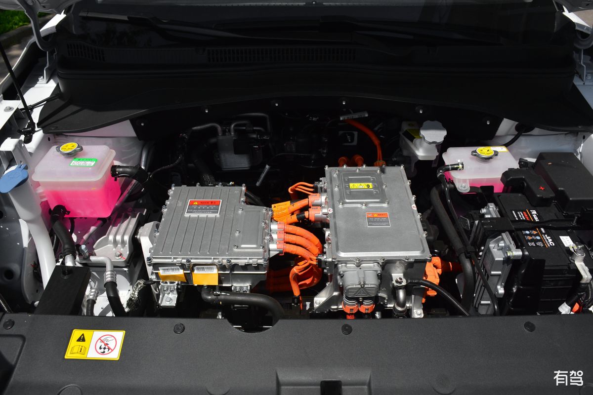 电动汽车为什么要行驶的时候才可以制冷呢？