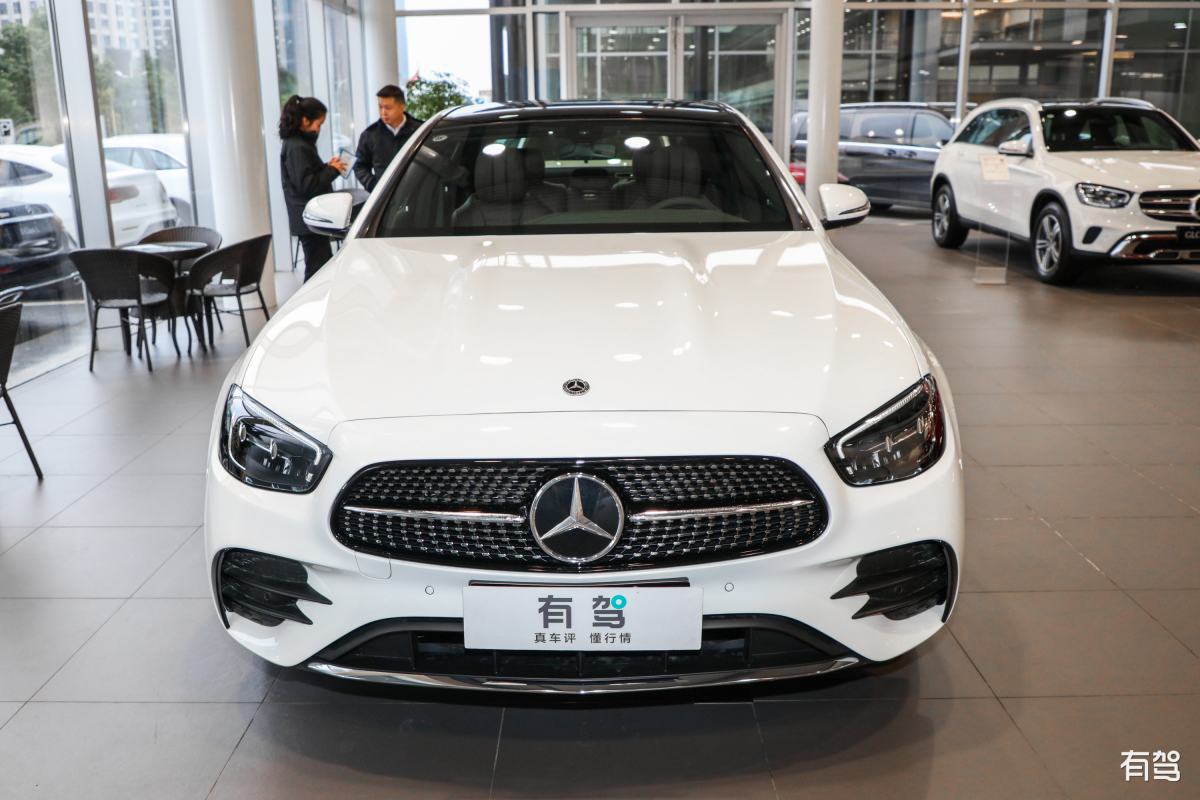 奔驰,奔驰e级,2022款 e 260 l 运动型