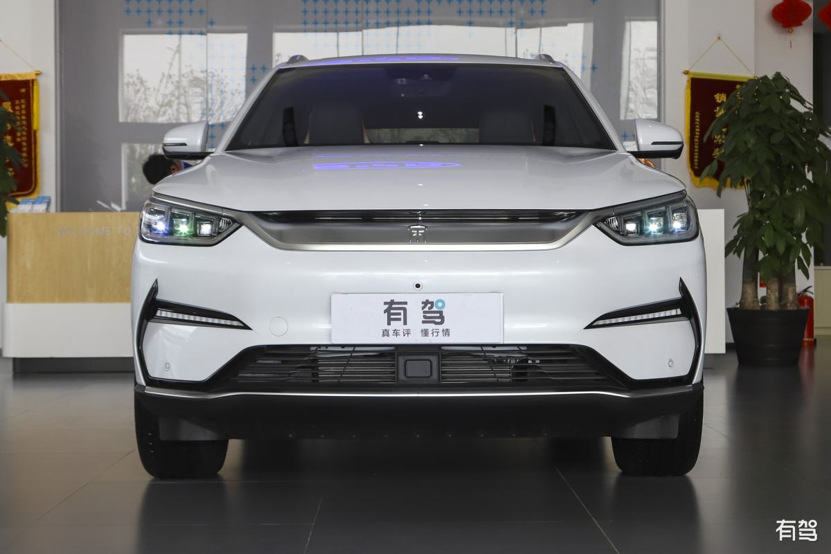 零跑C11 vs 比亚迪宋Plus：纯电跑车与家用SUV深度对比