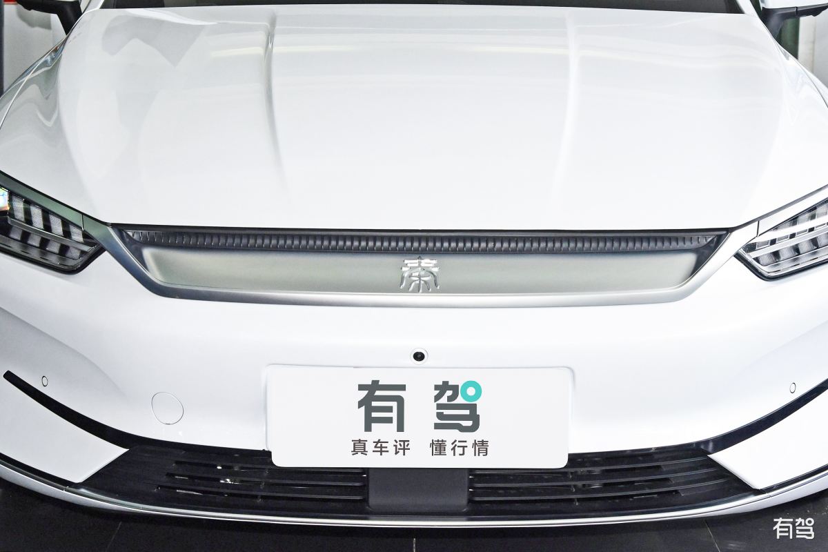 秦plus秦pro能共用雨挡吗 200字