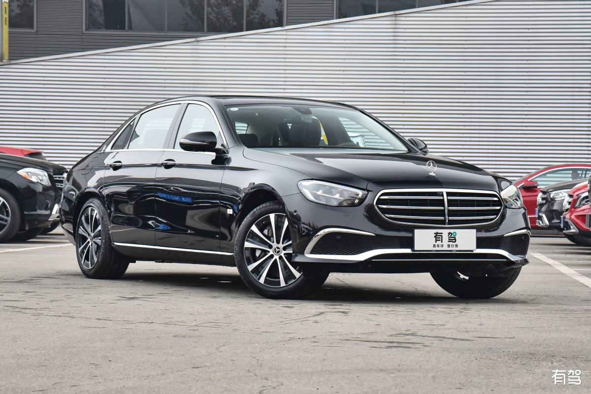 奔驰,奔驰e级新能源,2022款 e 350 e l 插电式混合动力轿车