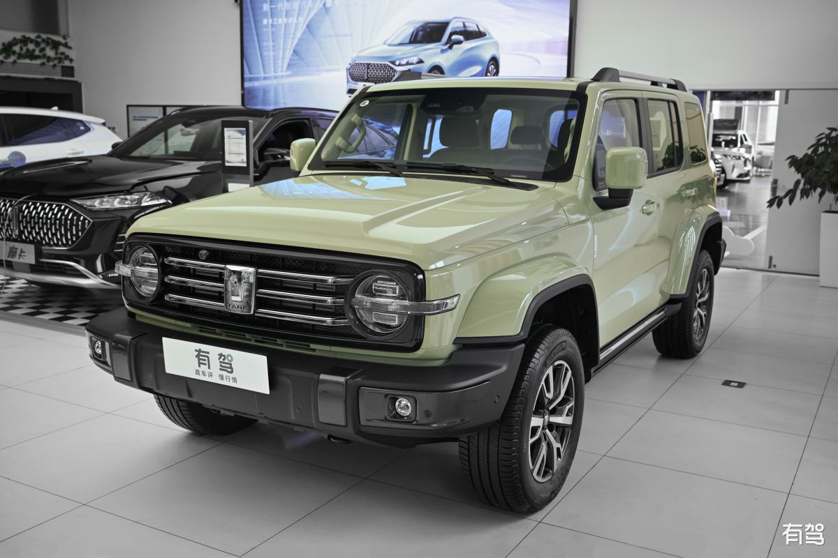 写一个5分钟博主介绍坦途汽车的幽默文案