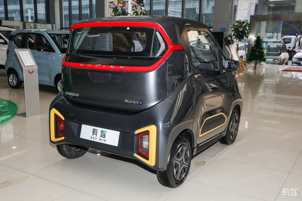 五菱缤果新能源车测评：颜值爆表的小透明！