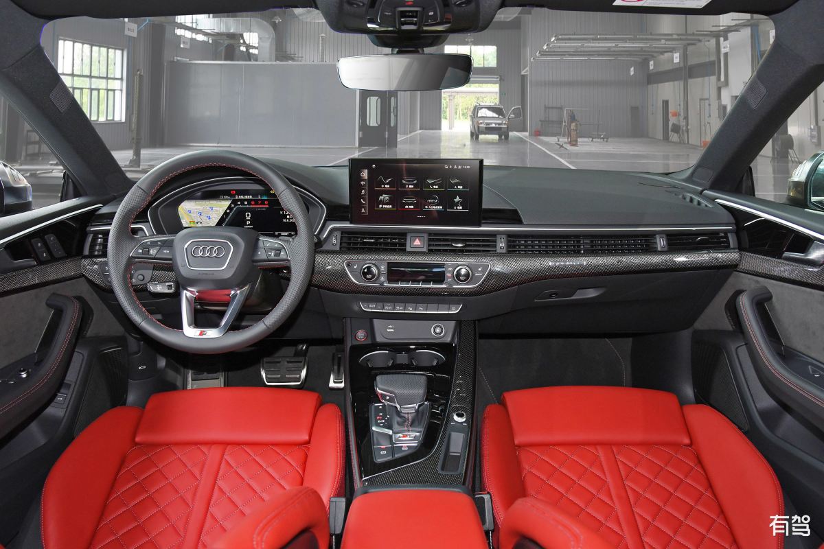 奥迪RS7驾驶体验：极致性能与豪华舒适的完美融合