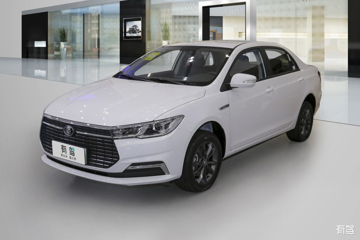 使用FABE法对比亚迪秦进行车辆六方位产品详细介绍