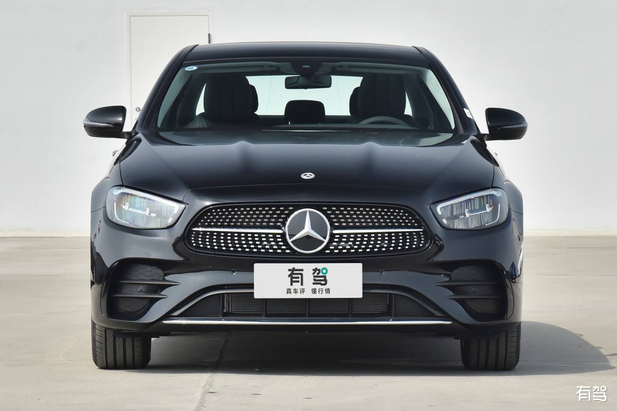 奔驰,奔驰e级,2022款 改款 e 260 l 运动型