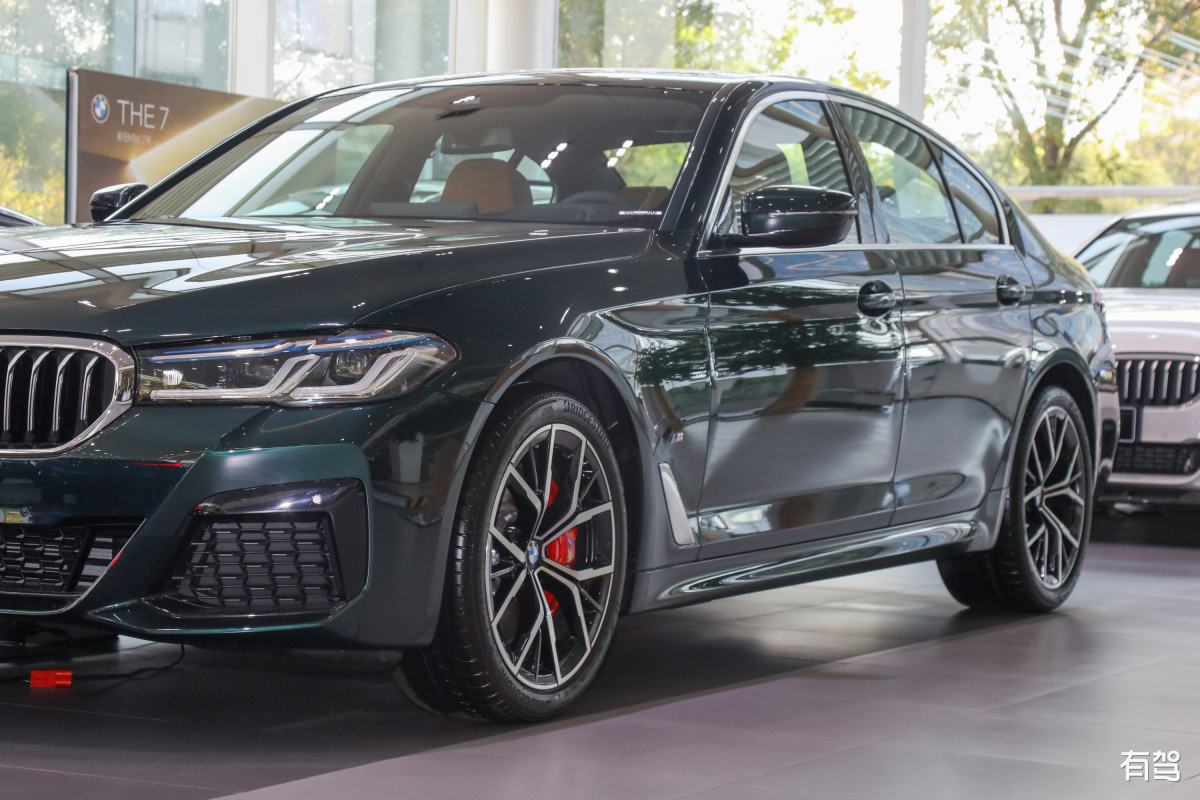 宝马5系汽车的改装有哪些？包括该系列车型的外观改装、动力升级、音响升级等方面的案例分享也可包括改装后的驾驶感受和效果评价等。