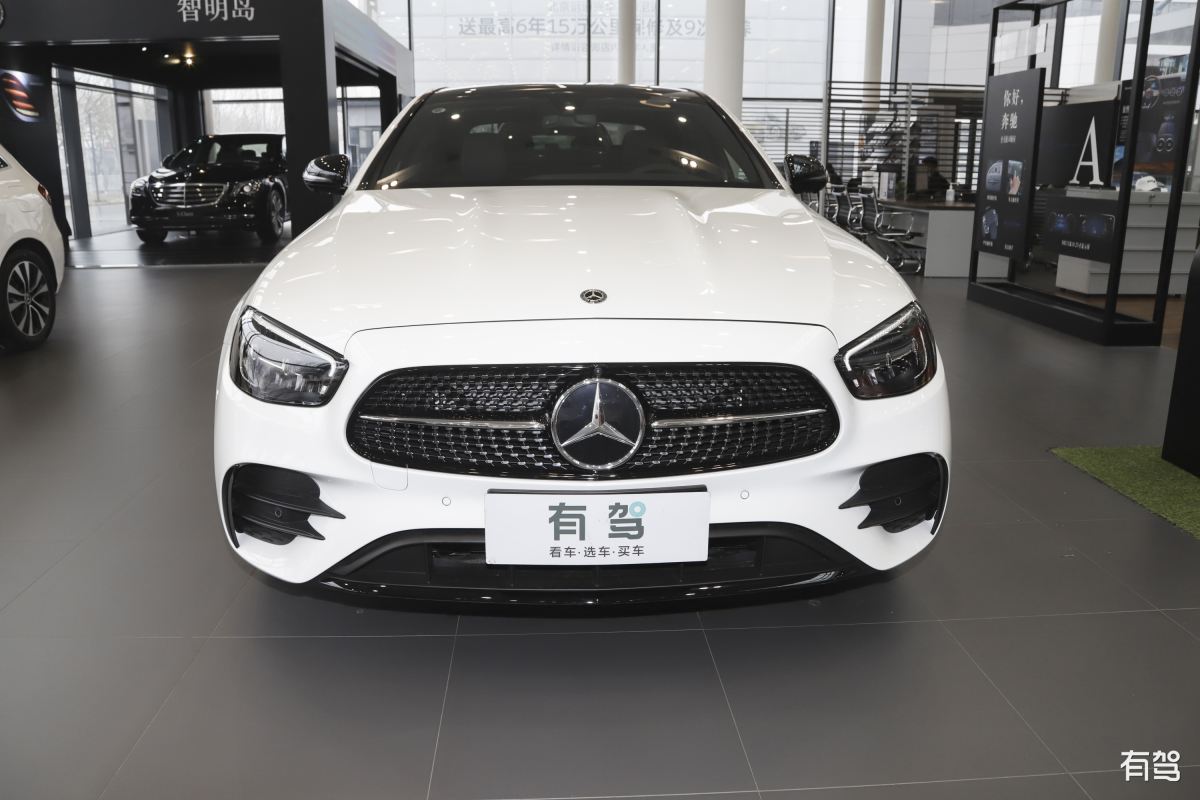 奔驰,奔驰e级(进口),2021款 e 260 豪华型运动版