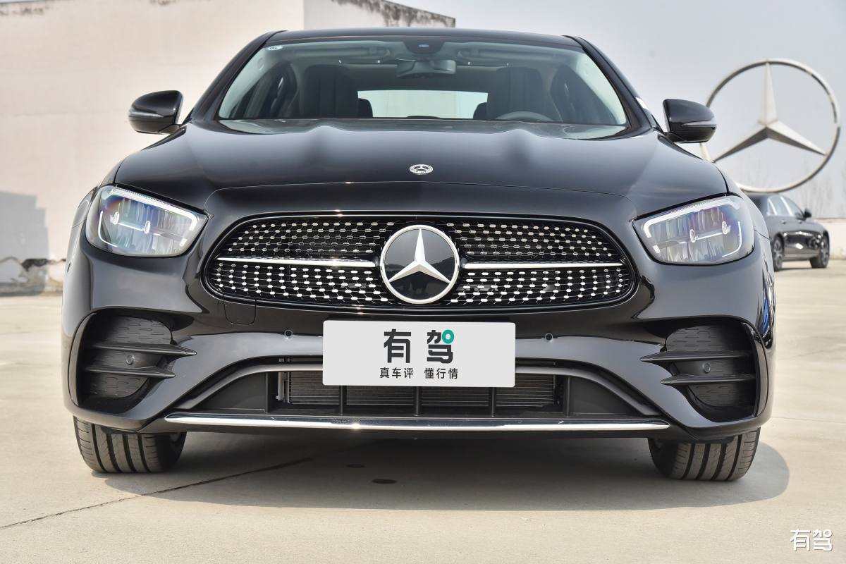 奔驰,奔驰e级,2022款 改款 e 260 l 运动型