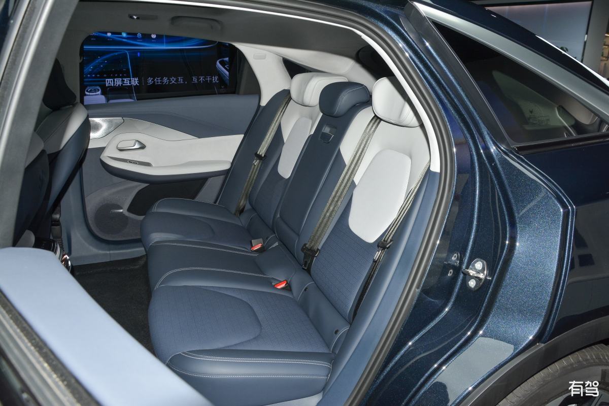 阿尔法s和阿尔法t哪个更适合女士开回答加拓展。